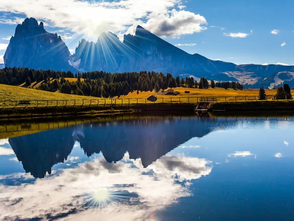 Beautiful Sunny Summer Day Hilly Valley Alpe Siusi Italy Water — Stock Photo, Image