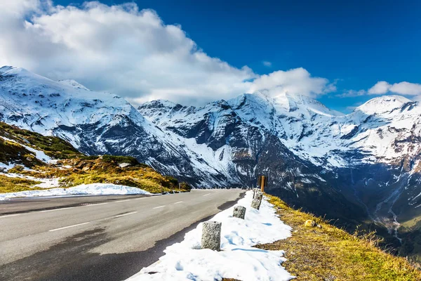 Güneşli Soğuk Bir Gün Kar Ilkbaharda Eriyor Avusturya Alpleri Ndeki — Stok fotoğraf