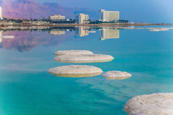 Kleine Eilandjes Zout Het Water Vroege Ochtend Resorts Van Dode — Stockfoto