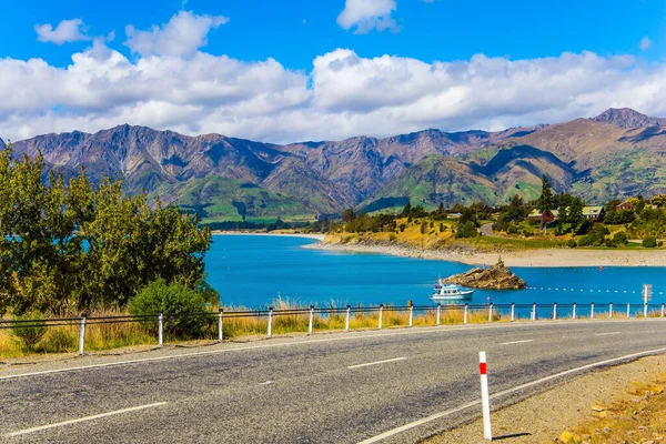 Lago Turquesa Com Fabulosa Ilha Meio Lago Mais Bonito Nova — Fotografia de Stock