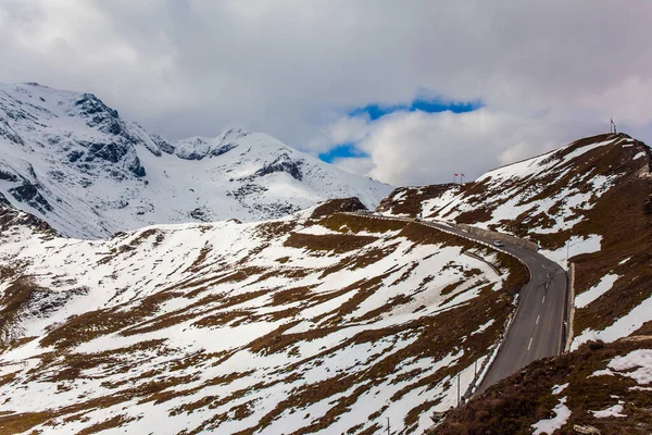 Grossglockner Alpine Yolu Ilk Kar Yağdı Avusturya Yol Kenarı Çitlerle — Stok fotoğraf
