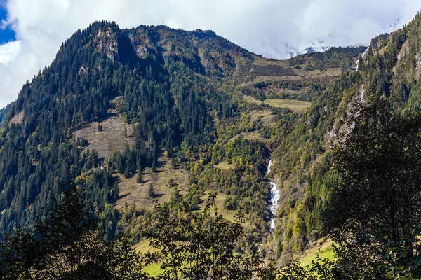 Cascade Puissante Proximité Route Dans Les Alpes Autrichiennes Grossglockner Visite — Photo