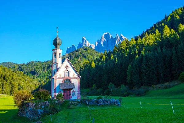 Majestätische Dolomiten Das Villnösser Tal Schöne Malerische Kirche Bei Sonnenuntergang — Stockfoto