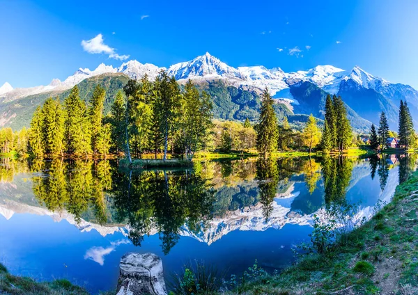 Parque Pitoresco Estância Montanhosa Chamonix Mont Blanc Picos Nevados Dos — Fotografia de Stock