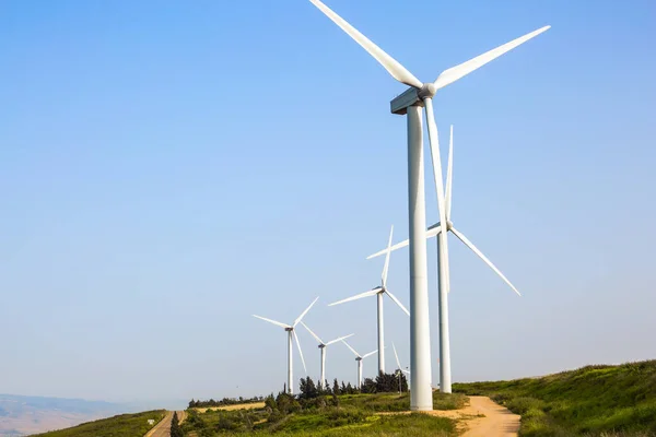 Moderne Ausrüstung Zur Erzeugung Elektrischer Energie Israel Moderne Windmühlen Windgenerator — Stockfoto