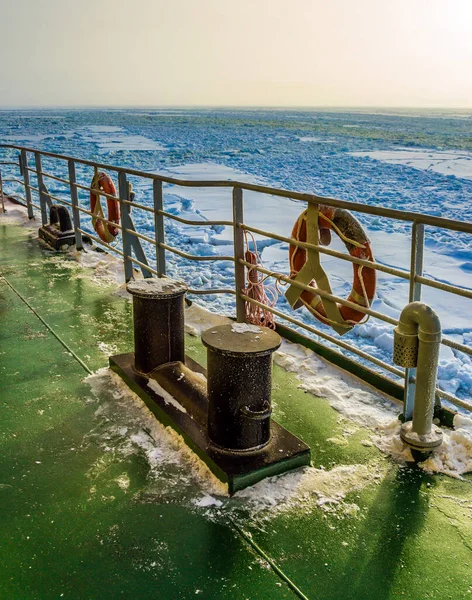 Lapónia Excursão Para Cruzeiro Turístico Ártico Mar Com Gelo Conceito — Fotografia de Stock