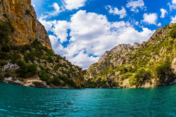 Río Fluye Entre Los Escarpados Acantilados Del Cañón Del Verdon —  Fotos de Stock