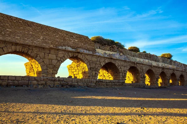 Sommar Israel Den Antika Romerska Akvedukten Lyses Upp Den Nedgående — Stockfoto