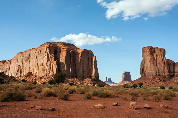 Anıt Vadisi Navajo Nun Rezervasyonunda Eşsiz Bir Jeolojik Oluşumdur Amerika — Stok fotoğraf