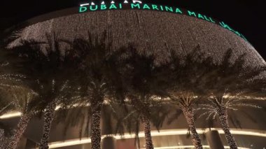 Dubai Yat Limanı Alışveriş Merkezi stok görüntüleri video gece görünümü