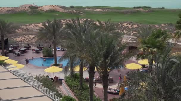 Bereich des hotel park inn von radisson abu dhabi yas island stock footage video — Stockvideo