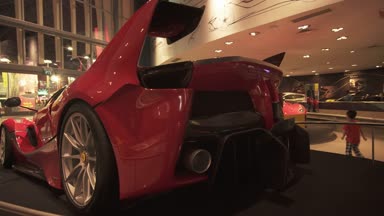 Sergi araba bir tema parkı Ferrari World Abu Dhabi stok görüntüleri video