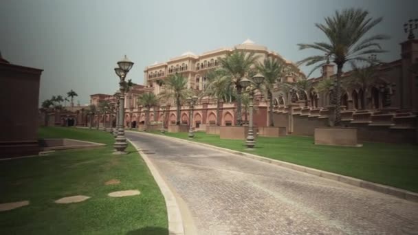 Presidential Hotel Emirates Palace in Abu Dhabi stock footage video — Stockvideo