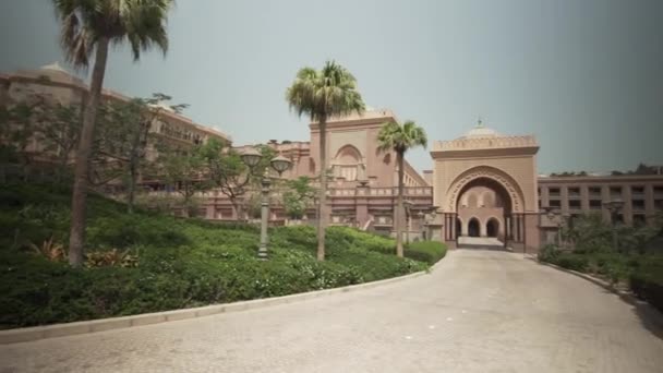Presidential Hotel Emirates Palace in Abu Dhabi stock footage video — Stockvideo