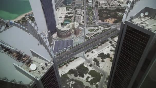 Hermosa vista superior de Abu Dhabi material de archivo de vídeo — Vídeo de stock