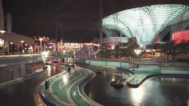 Karting Akademy Ferrari World Abu Dhabi stok görüntüleri video içinde