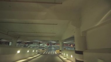 Çok düzeyli alışveriş merkezi stok görüntüleri video otopark