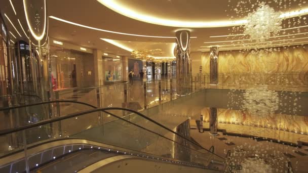 Intérieur Jumeirah Hôtel dans Etihad Towers à Abu Dhabi stock footage video — Video