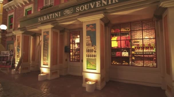 카페와 상점 테마 파크 페라리 월드 아부다비 증권 영상 비디오에서 이탈리아어 거리 — 비디오