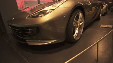 Sergi araba bir tema parkı Ferrari World Abu Dhabi stok görüntüleri video