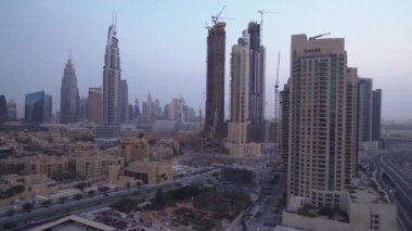 Downtown Dubai adlı şafak Stok görüntüleri video