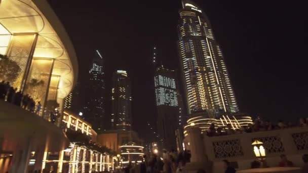 Budowa centrum handlowego Dubai Mall jest światów największego centrum handlowego w nocy Stockowy wideo — Wideo stockowe