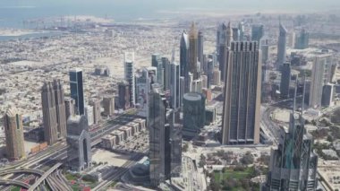 Sheikh Zayed Road, Dubai mali bölge Stok görüntüleri video, kalbinde modern gökdelenler