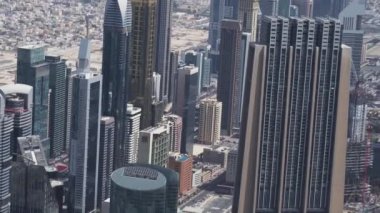 Sheikh Zayed Road, Dubai mali bölge Stok görüntüleri video, kalbinde modern gökdelenler
