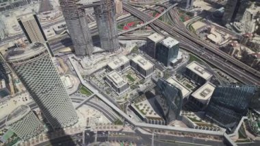 Sheikh Zayed Road, Dubai mali bölge Stok görüntüleri video, kalbinde modern gökdelenler