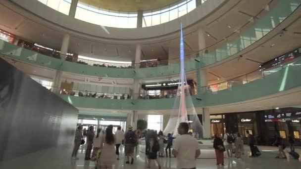 Μακέτα του Πύργου στο Dubai Creek Harbour, ψηλότερο κτίριο στον κόσμο με ύψος 928 μέτρα, προγραμματίζεται να ανοίξει στο Ντουμπάι το 2020, Dubai Mall εσωτερικό πλάνα βίντεο — Αρχείο Βίντεο