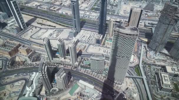 두바이 금융 지구 재고 장면 비디오의 중심부에 셰이크 자 이드 로드, 현대 고층 빌딩 — 비디오