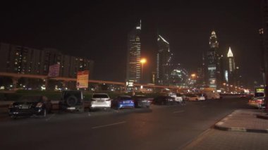 Downtown Dubai Stok görüntüleri video içinde gökdelenler gece görünümü