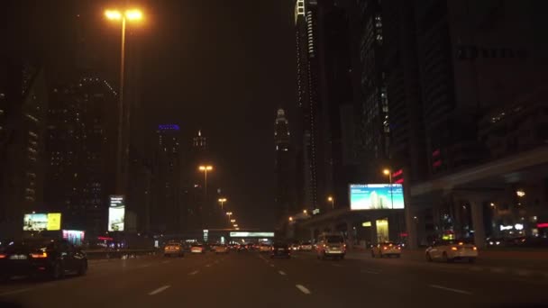 Traffico notturno sul video del magazzino di Sheikh Zayed Road — Video Stock