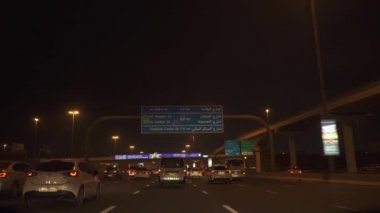 Sheikh Zayed Road Stok görüntüleri video gece trafik