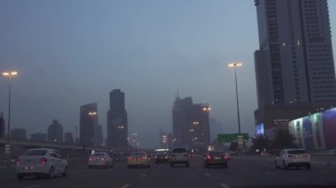 Sheikh Zayed Road Stok görüntüleri video trafik akşam