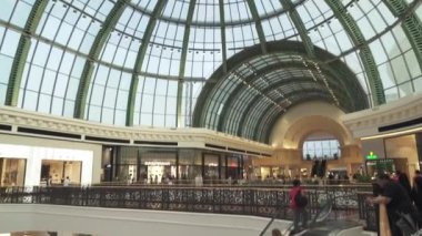 İç Mall of Emirates Dubai Stok görüntüleri video içinde