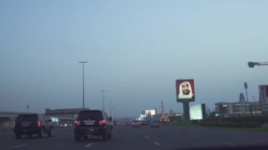 Sheikh Zayed Road Stok görüntüleri video trafik akşam
