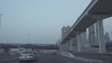 Sheikh Zayed Road Stok görüntüleri video trafik akşam