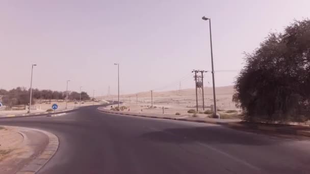 Neue Straße von der Oase Liwa zur Düne Moreeb in der Rub al Khali Wüste Stock Footage Video — Stockvideo