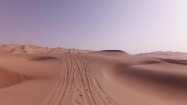 En düşük Rub al hali çöl Stok görüntüleri video güzel kumulları araba gezisi