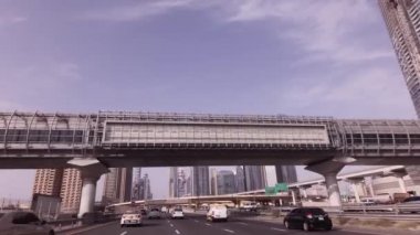 Şehir merkezinde stok görüntüleri video Şeyh Zayed yolu üzerinde çok düzeyli yol interchanges