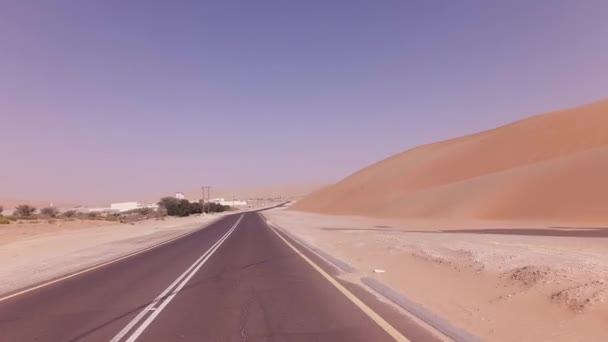Camino de Oasis Liwa al video de imágenes de Abu Dhabi — Vídeos de Stock