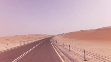 Moreeb Dune için Oasis Liwa Rub al hali çöl Stok görüntüleri video içinde yol yeni