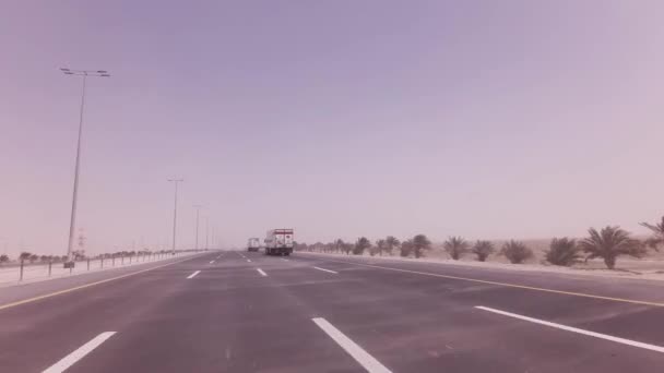 Tormenta de arena barre la arena en el video de imágenes de la carretera — Vídeo de stock