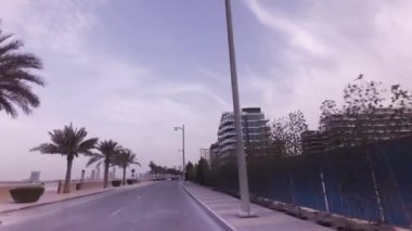 Çevre yolu boyunca araba gezisine yapay adalar Palm Jumeirah Stok görüntüleri video