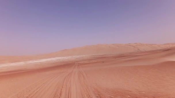 Подорож на позашляхові автомобілі на піску руб Халі пустелі Відеоматеріал відео — стокове відео