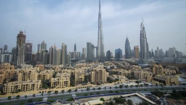Burj Khalifa und Dubai im Morgengrauen im Zeitraffer Stock Footage Video — Stockvideo