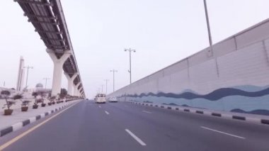 Yapay adalar Palm Jumeirah Stok görüntüleri video yollarda araba gezisi