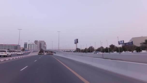 Junções rodoviárias multi-nível modernas em Dubai imagens de vídeo — Vídeo de Stock