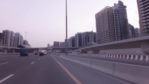 U-Bahn-Station an der Scheich-Zayed-Straße in Dubai Stock Footage-Video — Stockvideo